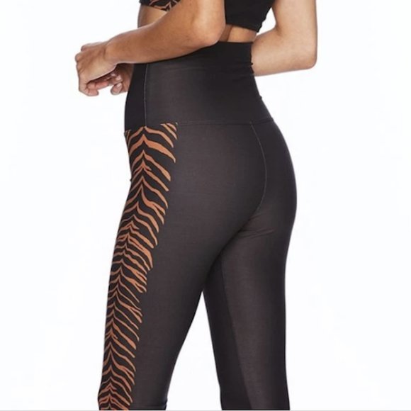 Beach Riot Sport Tiger Legging Black Size Small - Picture 2 of 7